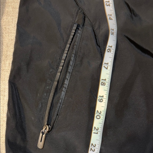 Tumi Packable Women's Black Jacket - Picture 9 of 12